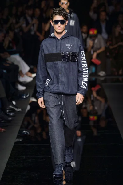 Look 4